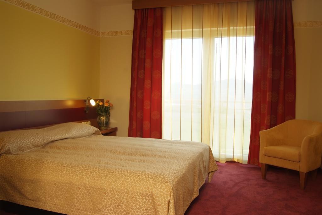 מריבור Hotel Vila Emei מראה חיצוני תמונה
