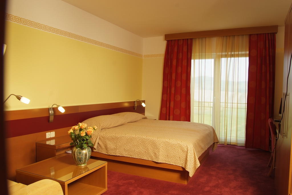 מריבור Hotel Vila Emei מראה חיצוני תמונה