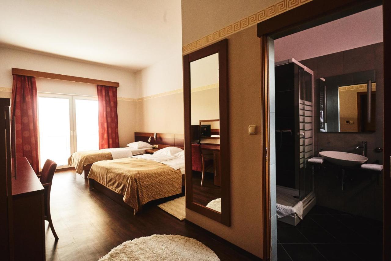 מריבור Hotel Vila Emei מראה חיצוני תמונה